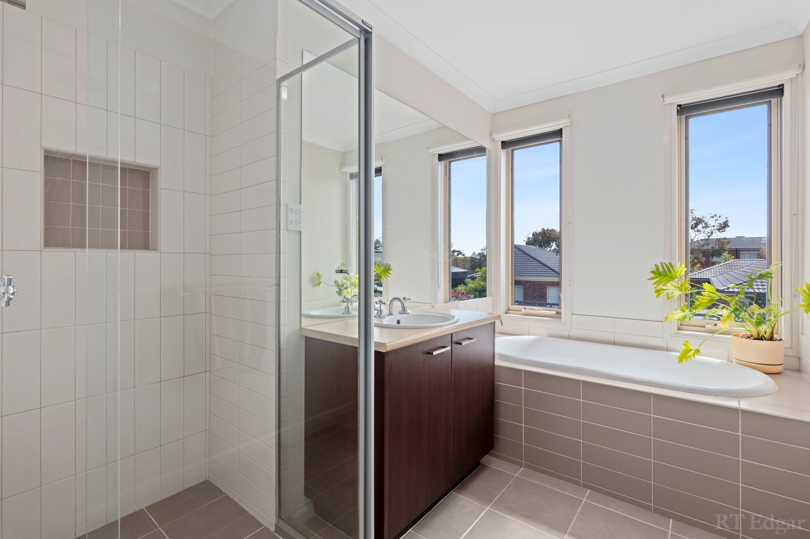 Real Estate and Property in 11 Shortland Way, Leopold, VIC