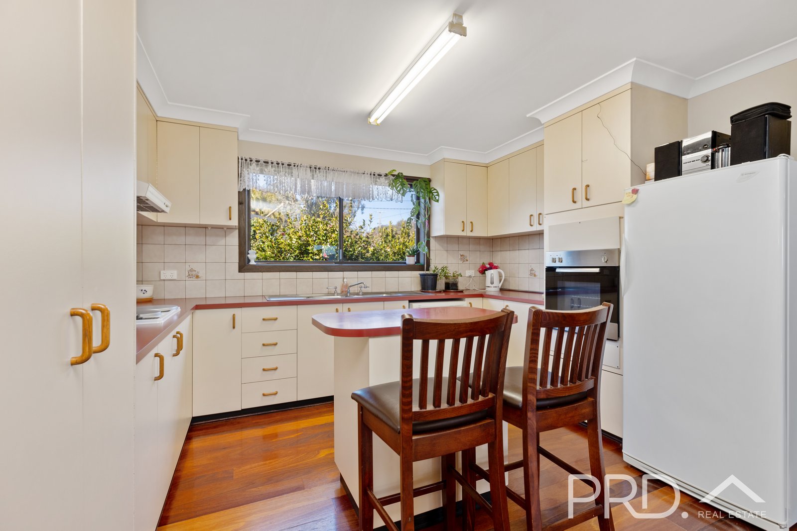 11 Snubba Crescent TUMUT 6