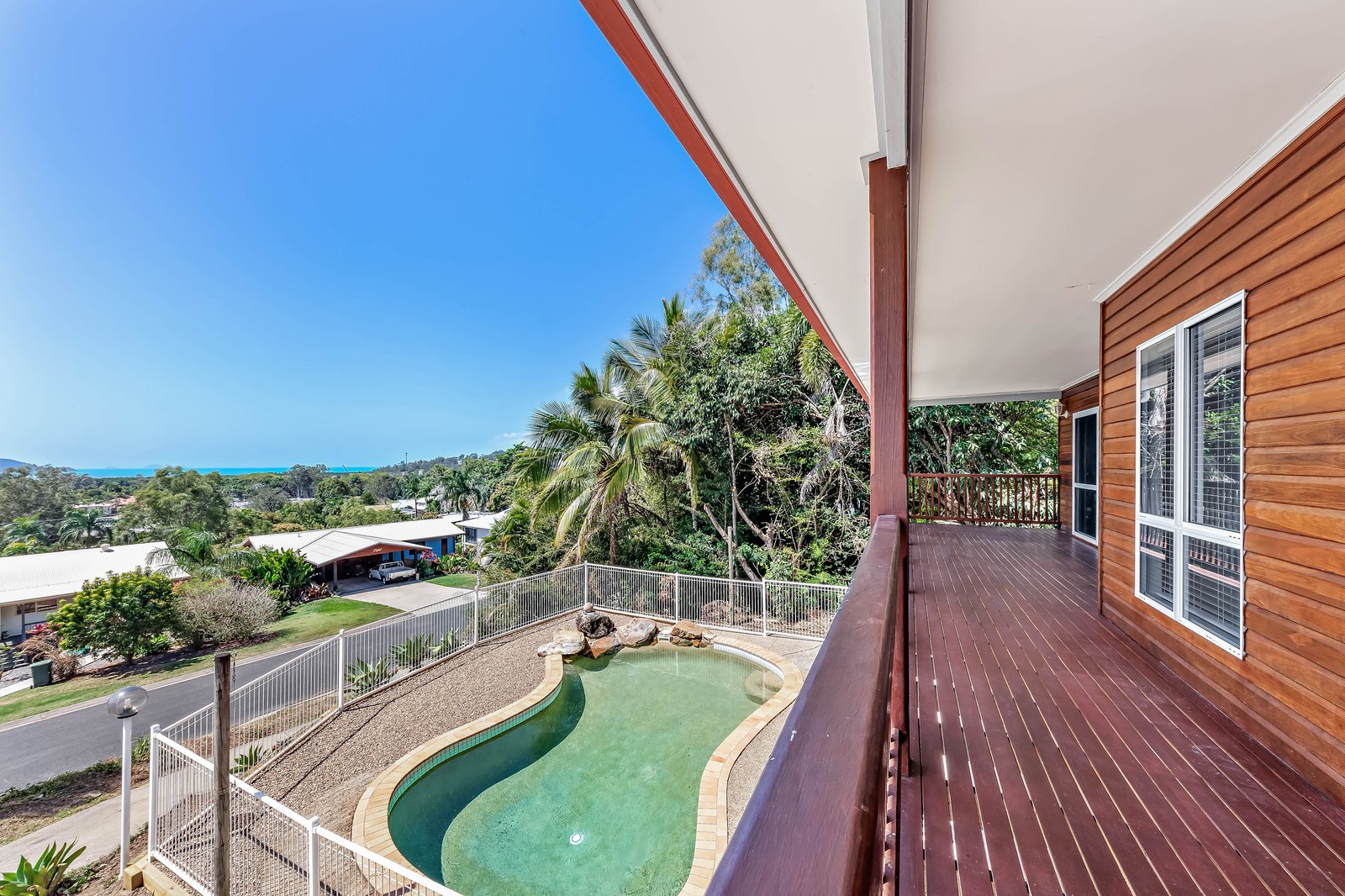 11 South Molle Boulevard CANNONVALE 2