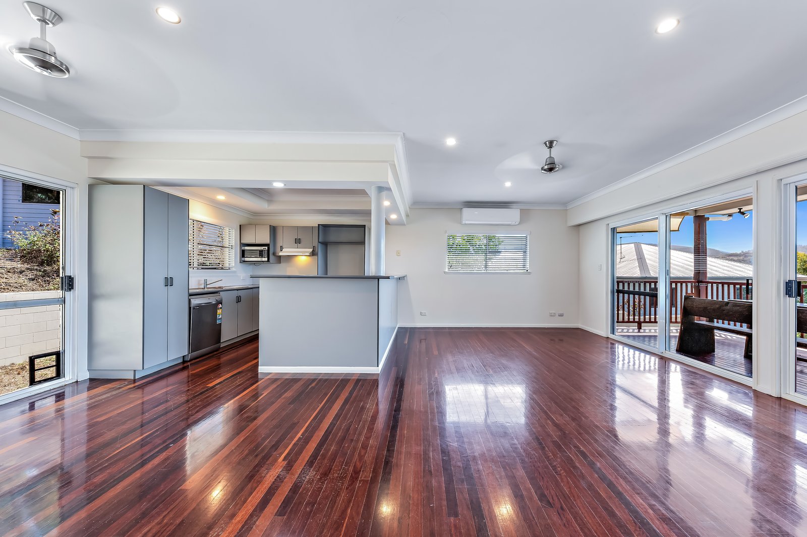 11 South Molle Boulevard CANNONVALE 5