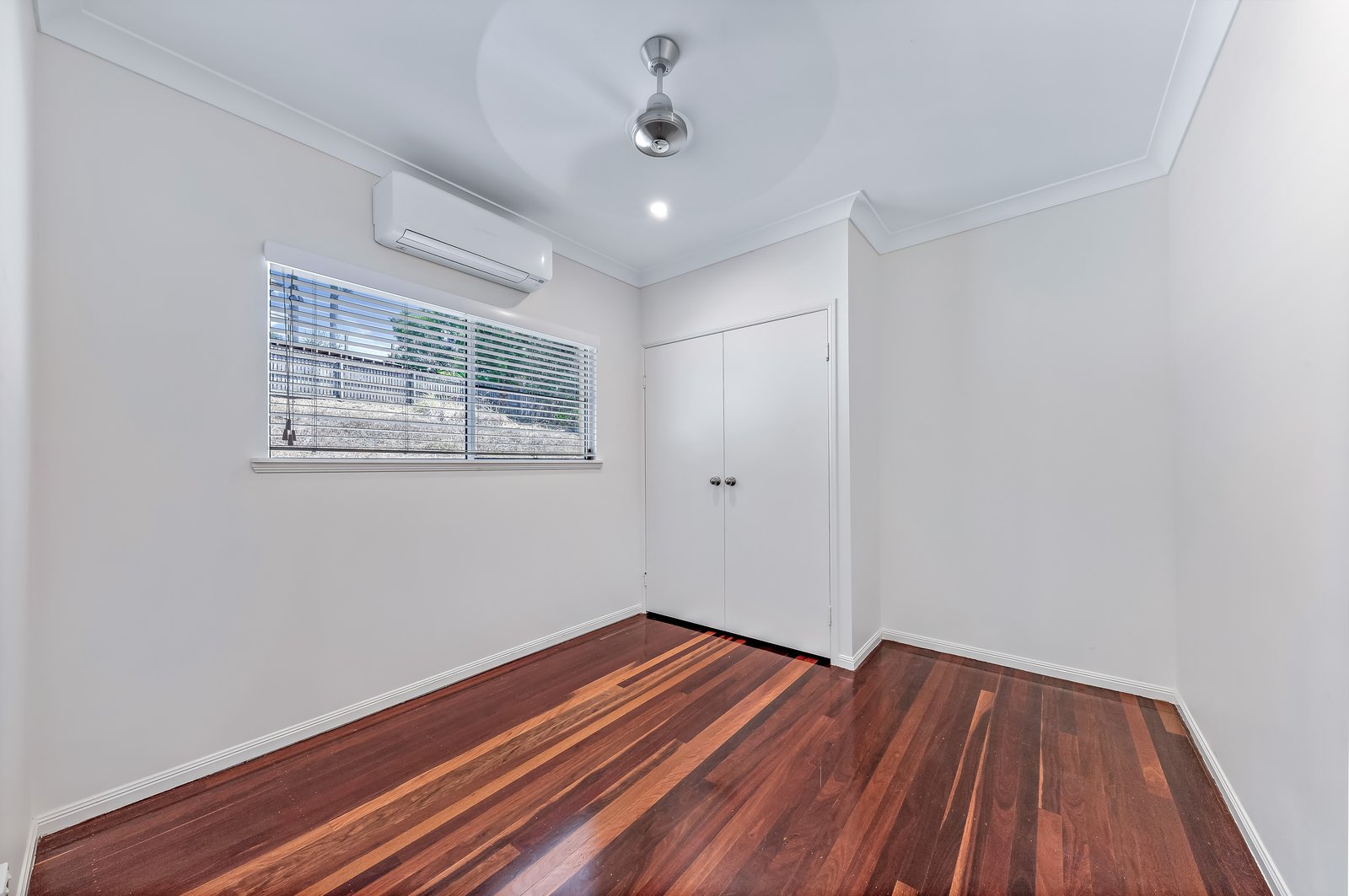 11 South Molle Boulevard CANNONVALE 11