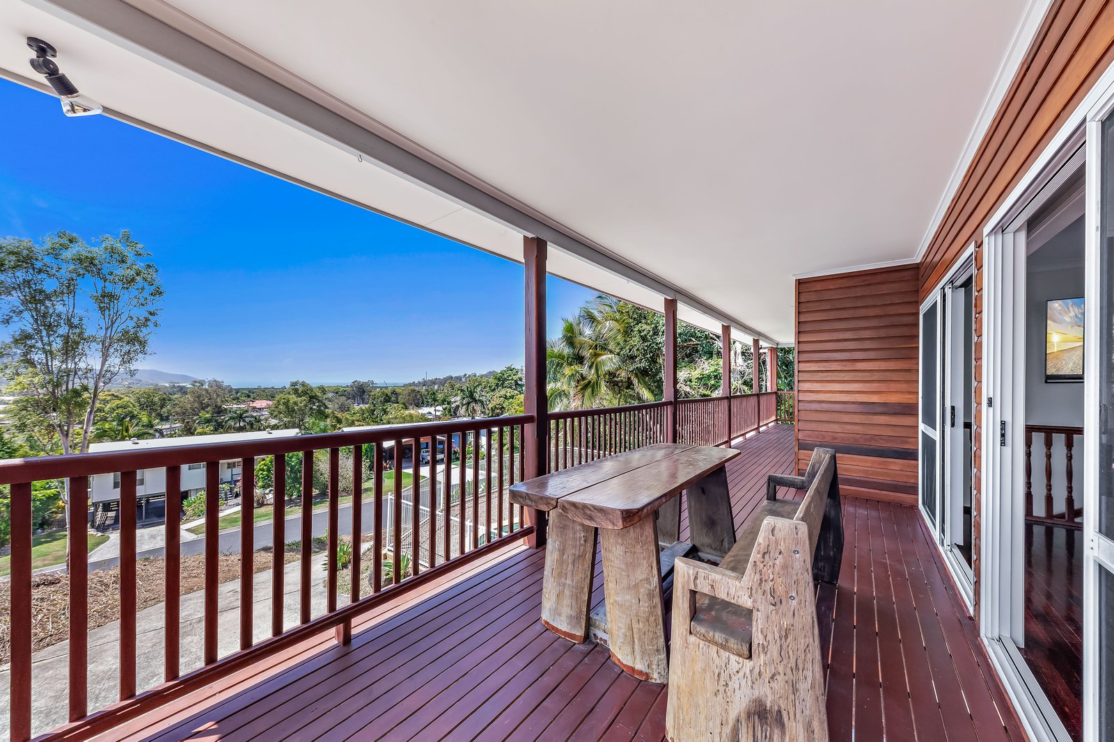 11 South Molle Boulevard CANNONVALE 14