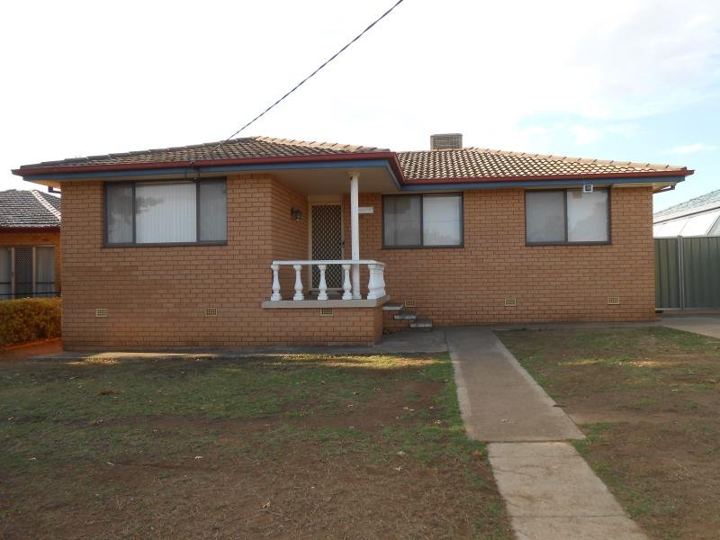 11 Southview Street TAMWORTH 1