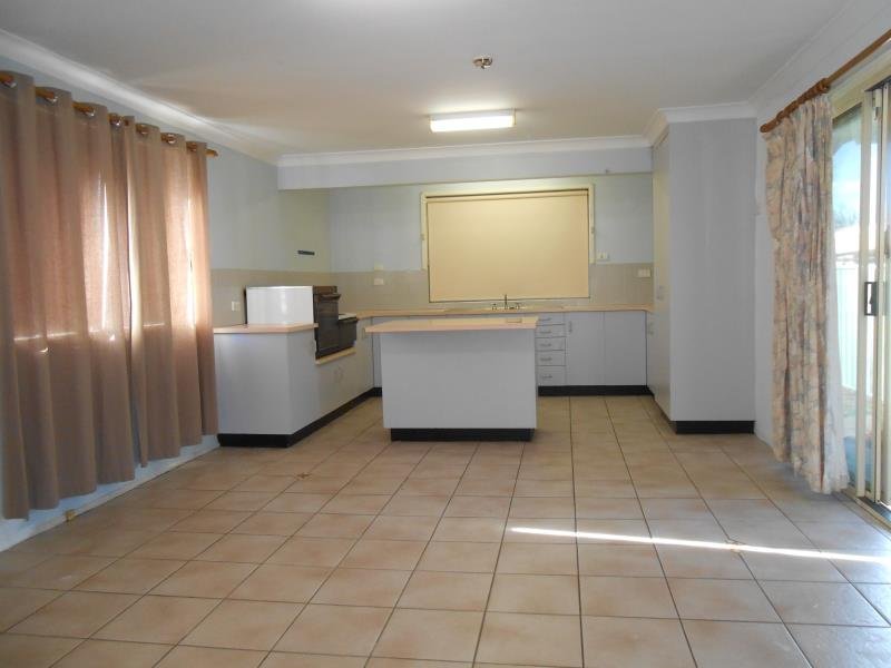 11 Southview Street TAMWORTH 3