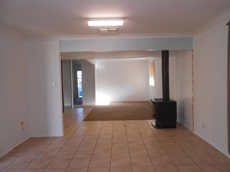 11 Southview Street TAMWORTH 4