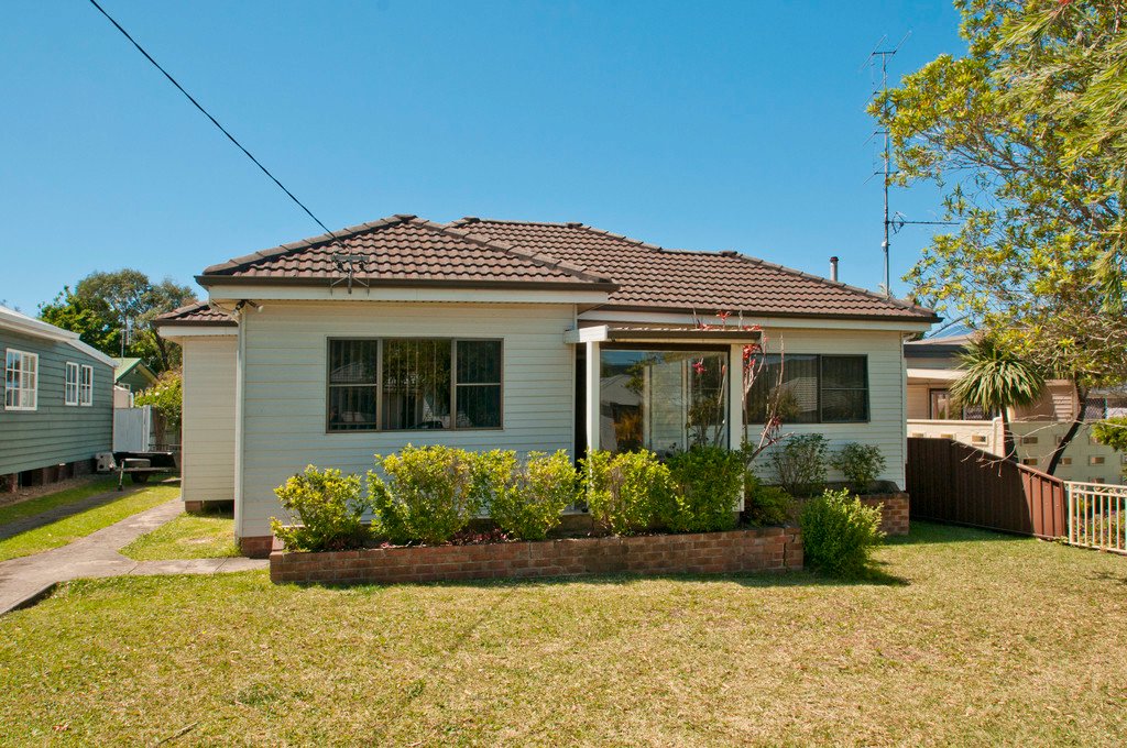 11 Spinks Rd  EAST CORRIMAL 3