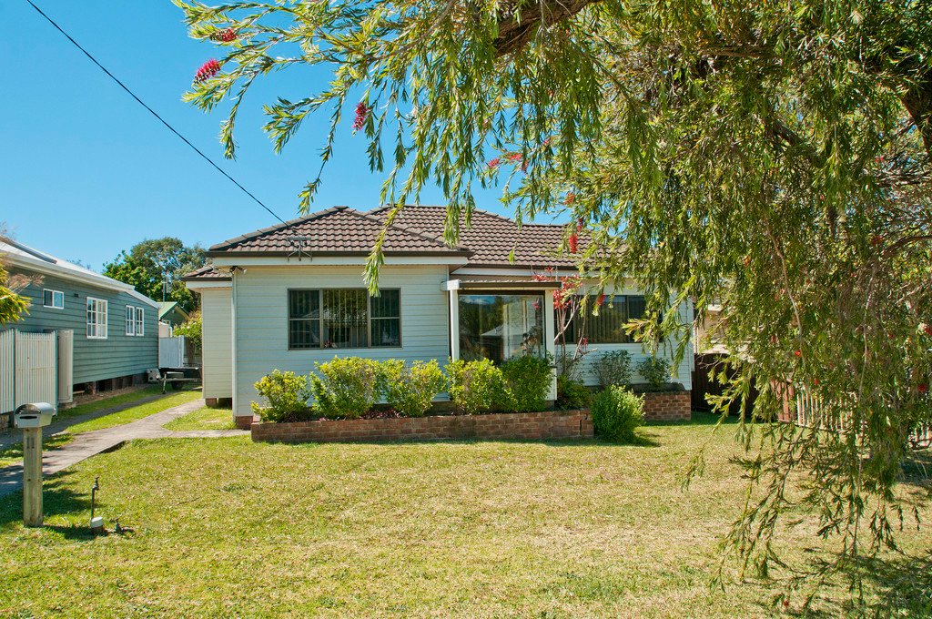 11 Spinks Rd  EAST CORRIMAL 6