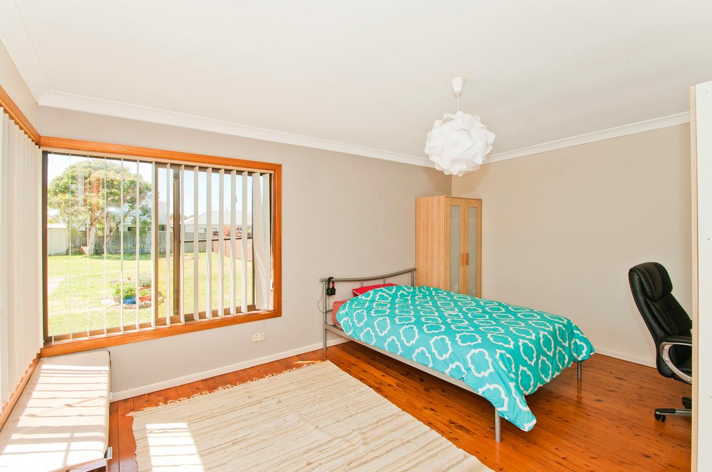 11 Spinks Rd  EAST CORRIMAL 11
