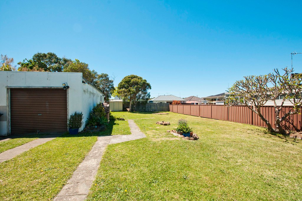11 Spinks Rd  EAST CORRIMAL 15