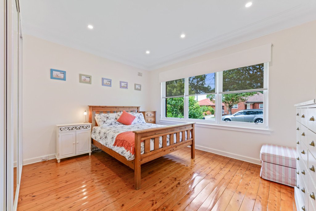 11 St Elmo Parade KINGSGROVE 2