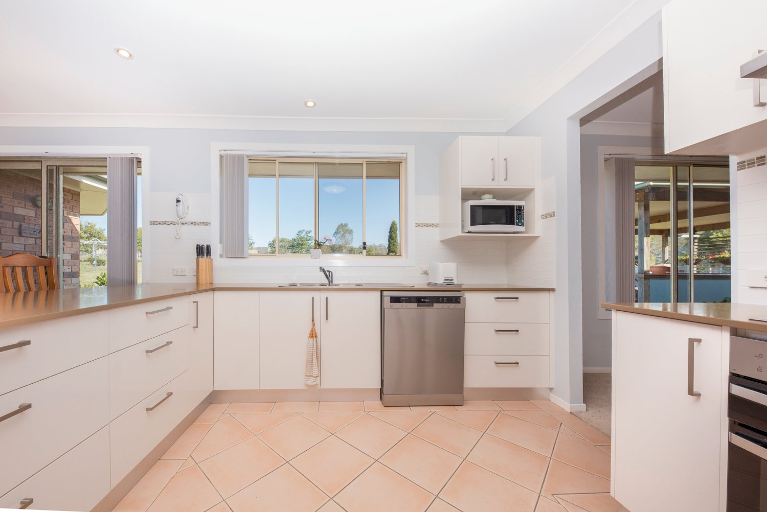 11 Storks Rd  GLEN OAK 14