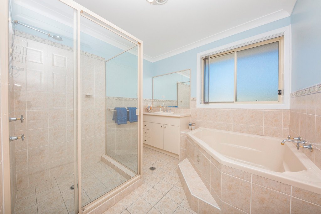 11 Storks Rd  GLEN OAK 17