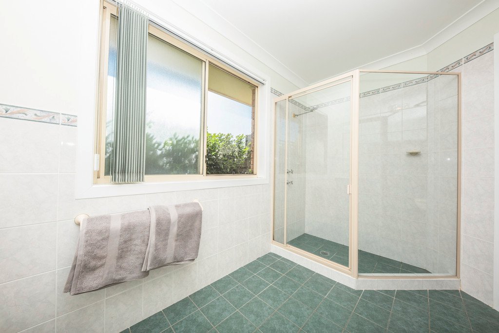 11 Storks Rd  GLEN OAK 19