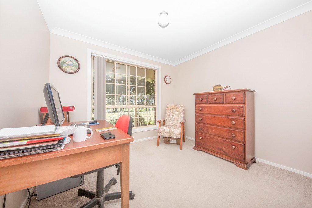 11 Storks Rd  GLEN OAK 24