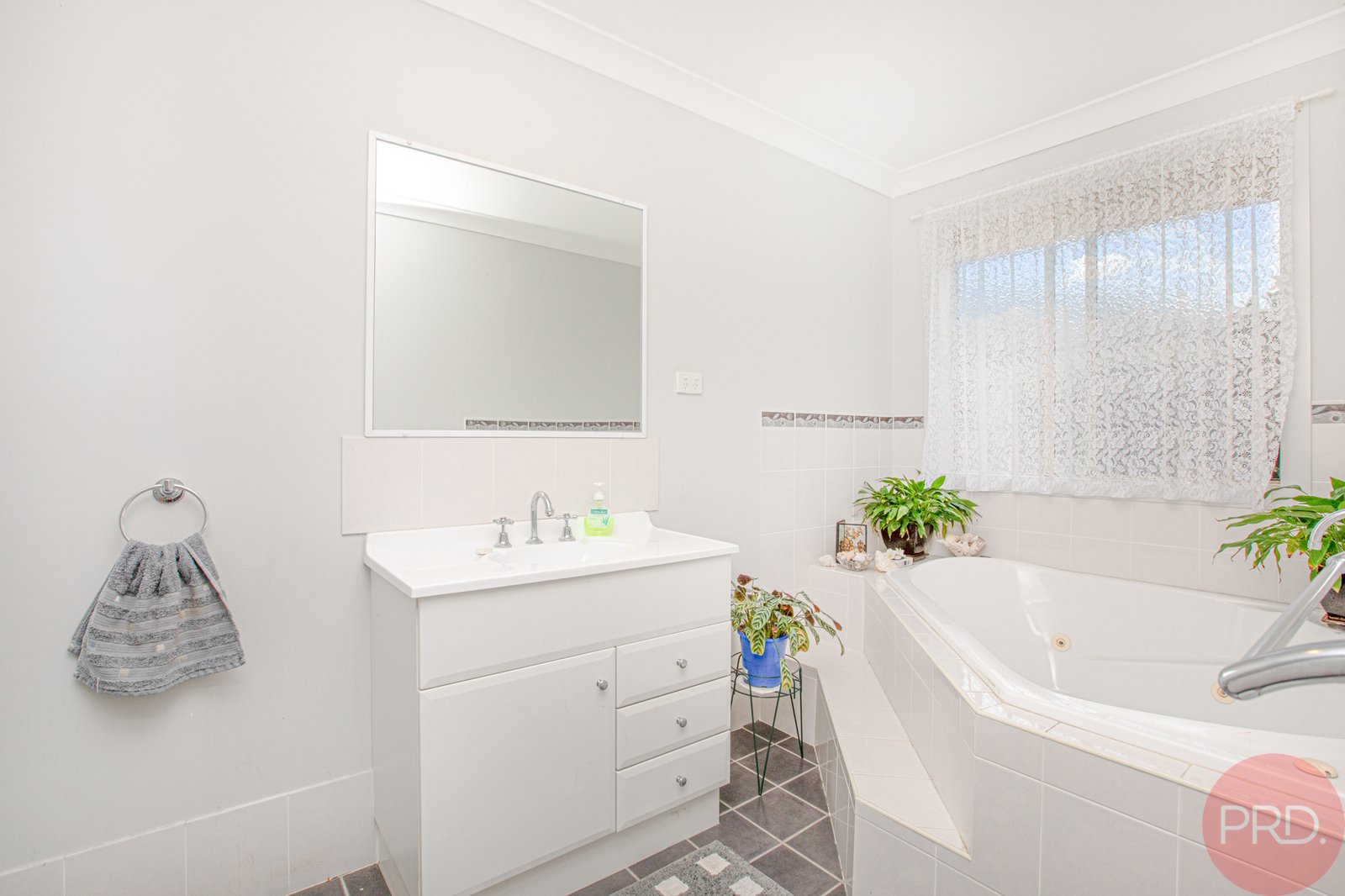 11 Strutt Crescent METFORD 11