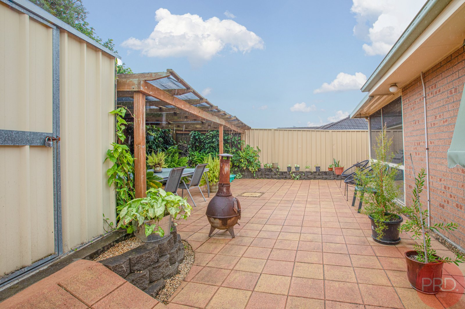 11 Strutt Crescent METFORD 16