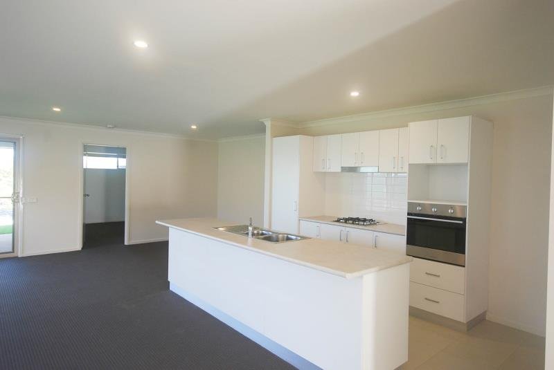 11 Sunvale Crescent ESTELLA 4