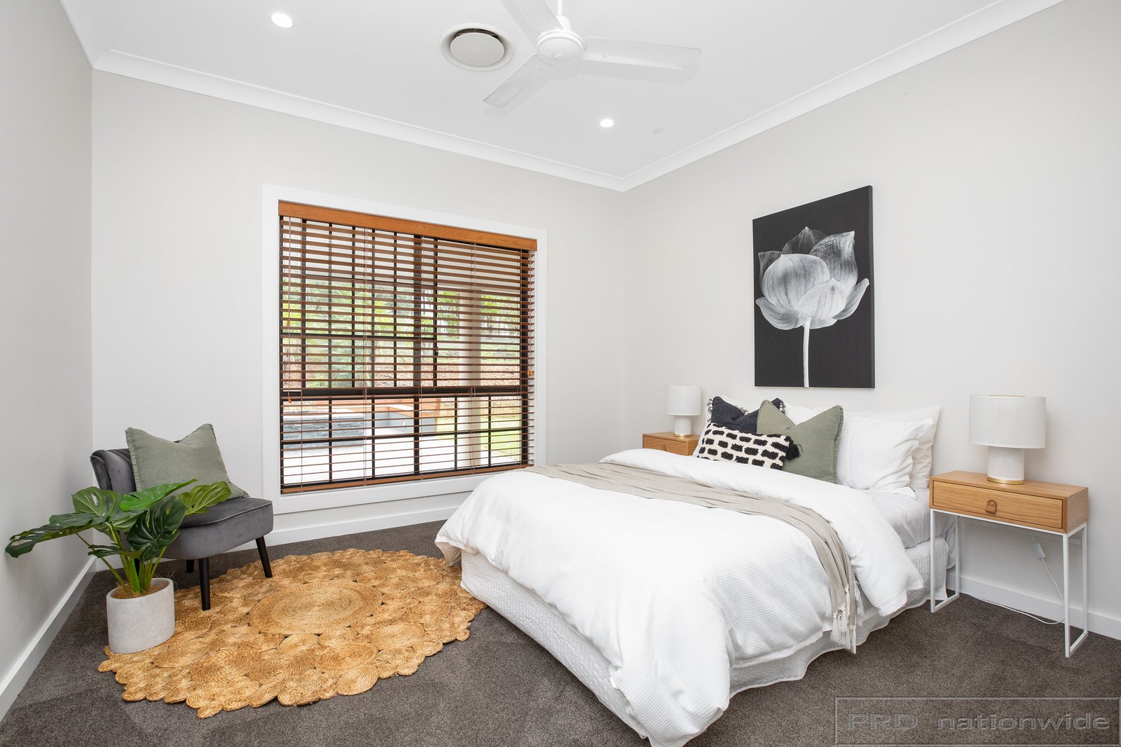 11 Sutton Grove BRANXTON 9