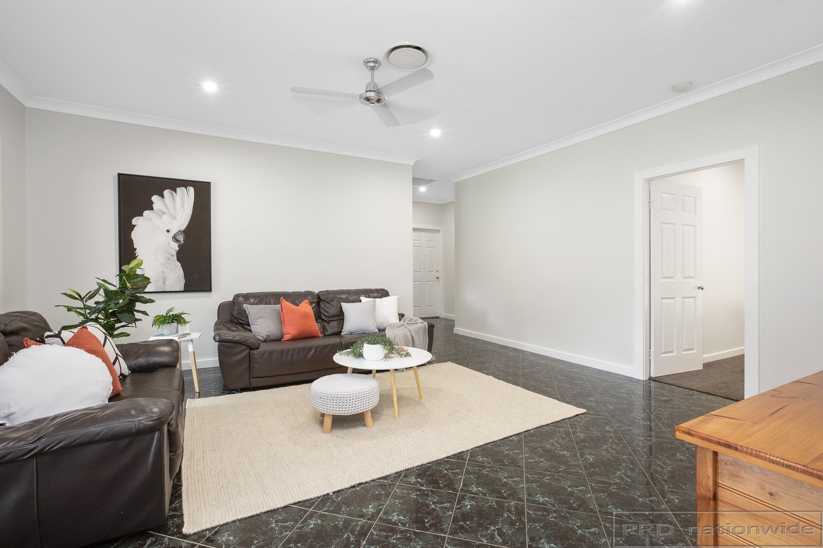 11 Sutton Grove BRANXTON 11