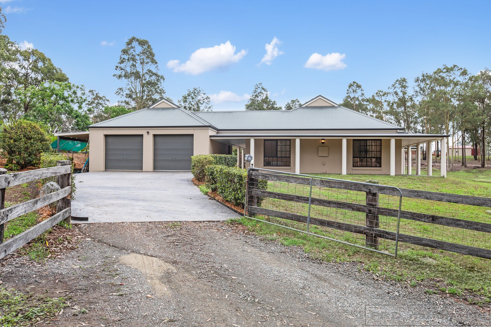 11 Sutton Grove BRANXTON 28