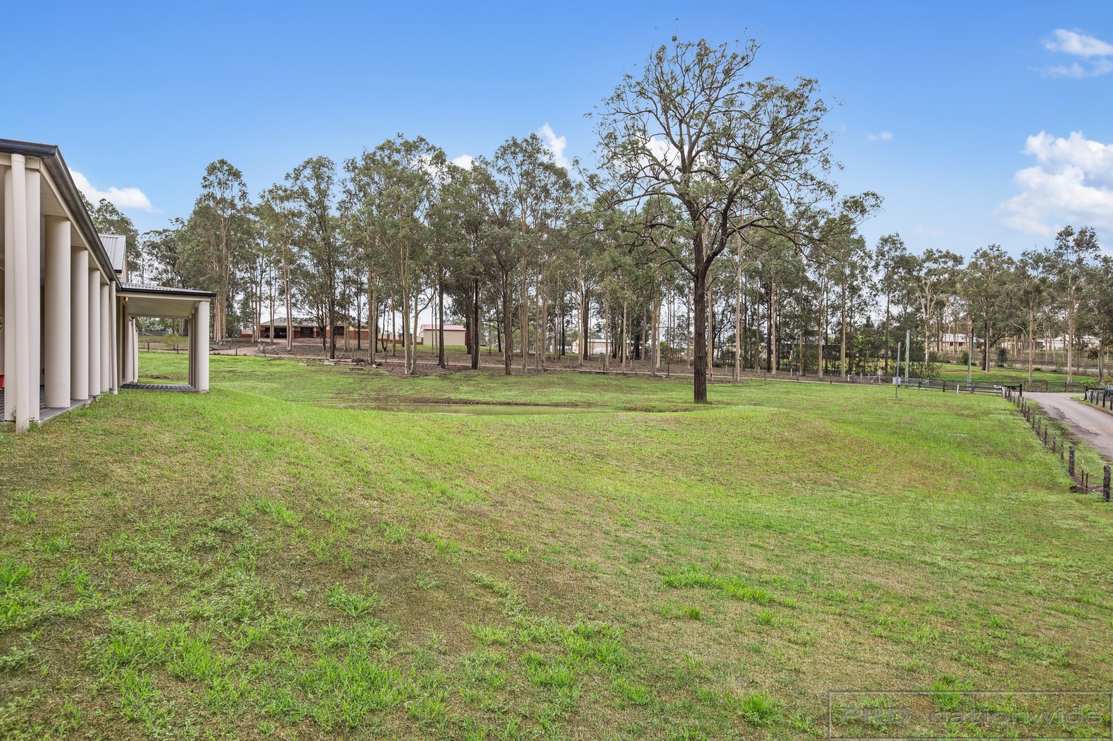 11 Sutton Grove BRANXTON 32