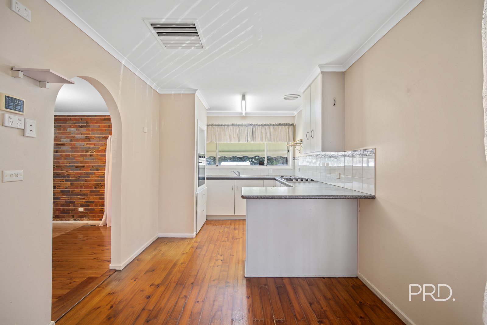 11 Swan Street ASHMONT 3