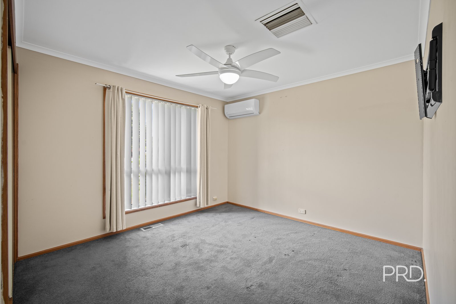 11 Swan Street ASHMONT 7