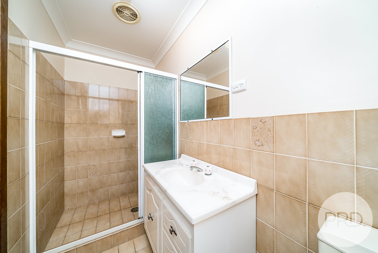 11 Sycamore Road LAKE ALBERT 16