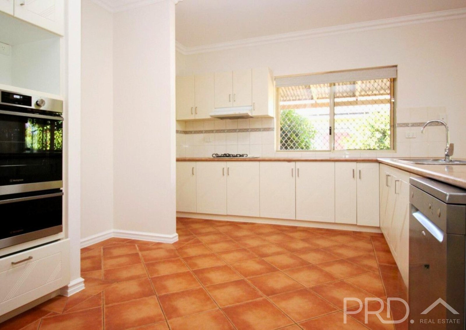 11 Talbot Court NICKOL 8