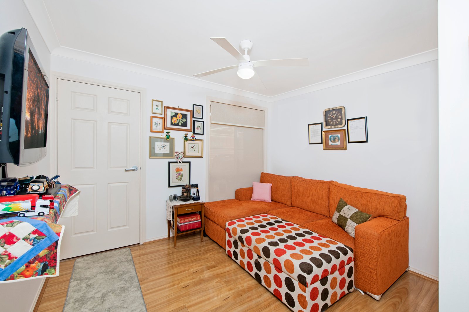 1/1 Tallowood Close LAURIETON 9