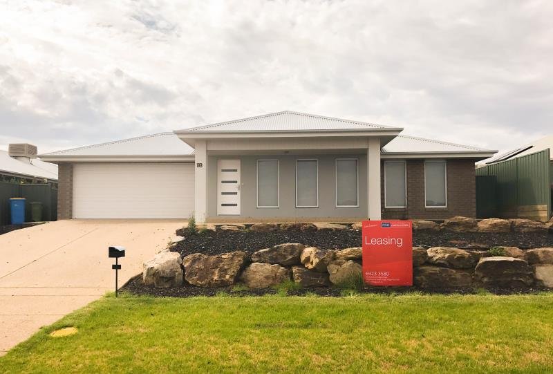 11 Tantoon Circuit FOREST HILL 1