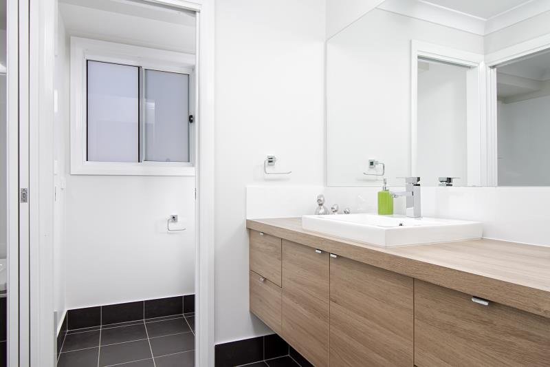 11 Tantoon Circuit FOREST HILL 7