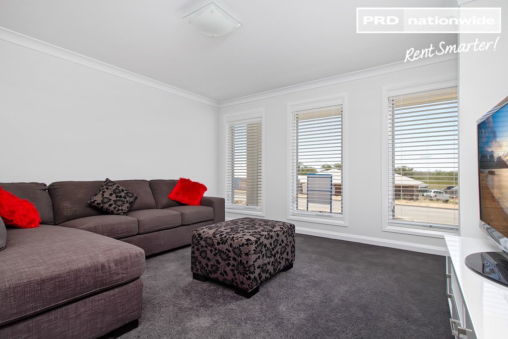 11 Tantoon Circuit FOREST HILL 5