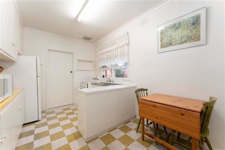 Gallery: 1/1 Tenham Grove