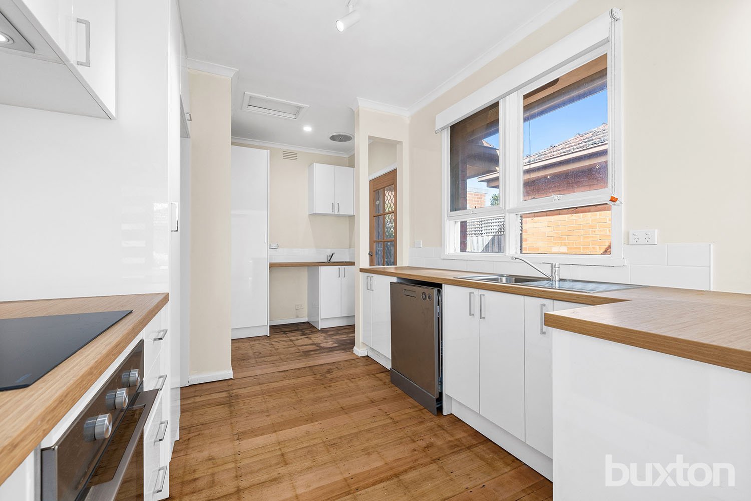 Gallery: 1/1 Tenham Grove