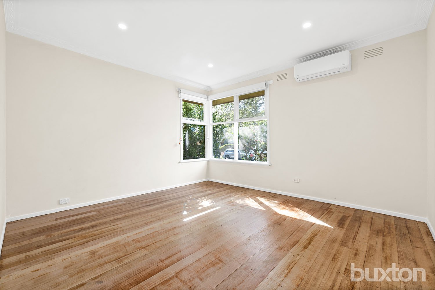 Gallery: 1/1 Tenham Grove