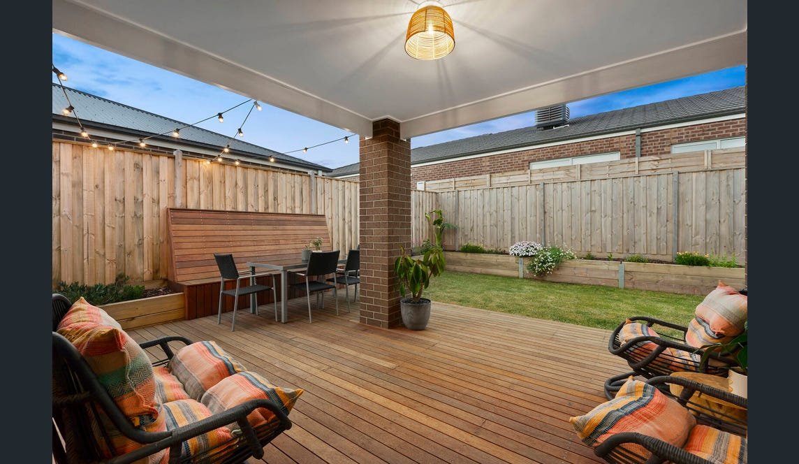 Real Estate and Property in 11 Tenterfield Street, Armstrong Creek, VIC