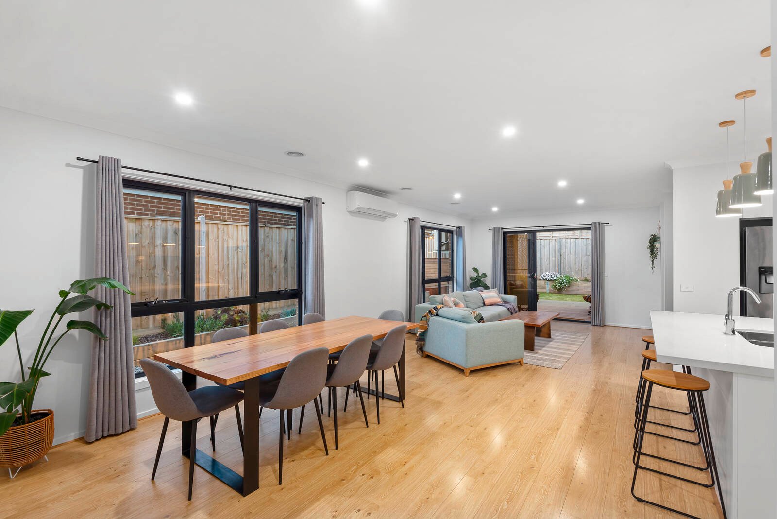 Real Estate and Property in 11 Tenterfield Street, Armstrong Creek, VIC