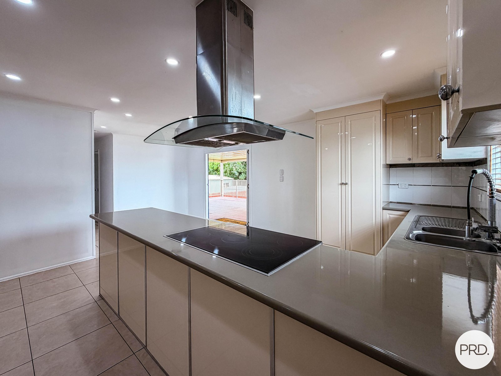 11 The Barons Drive ANDERGROVE 5