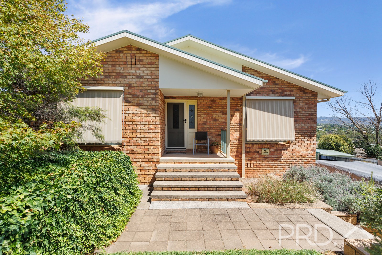 11 The Pavilion  TUMUT 2