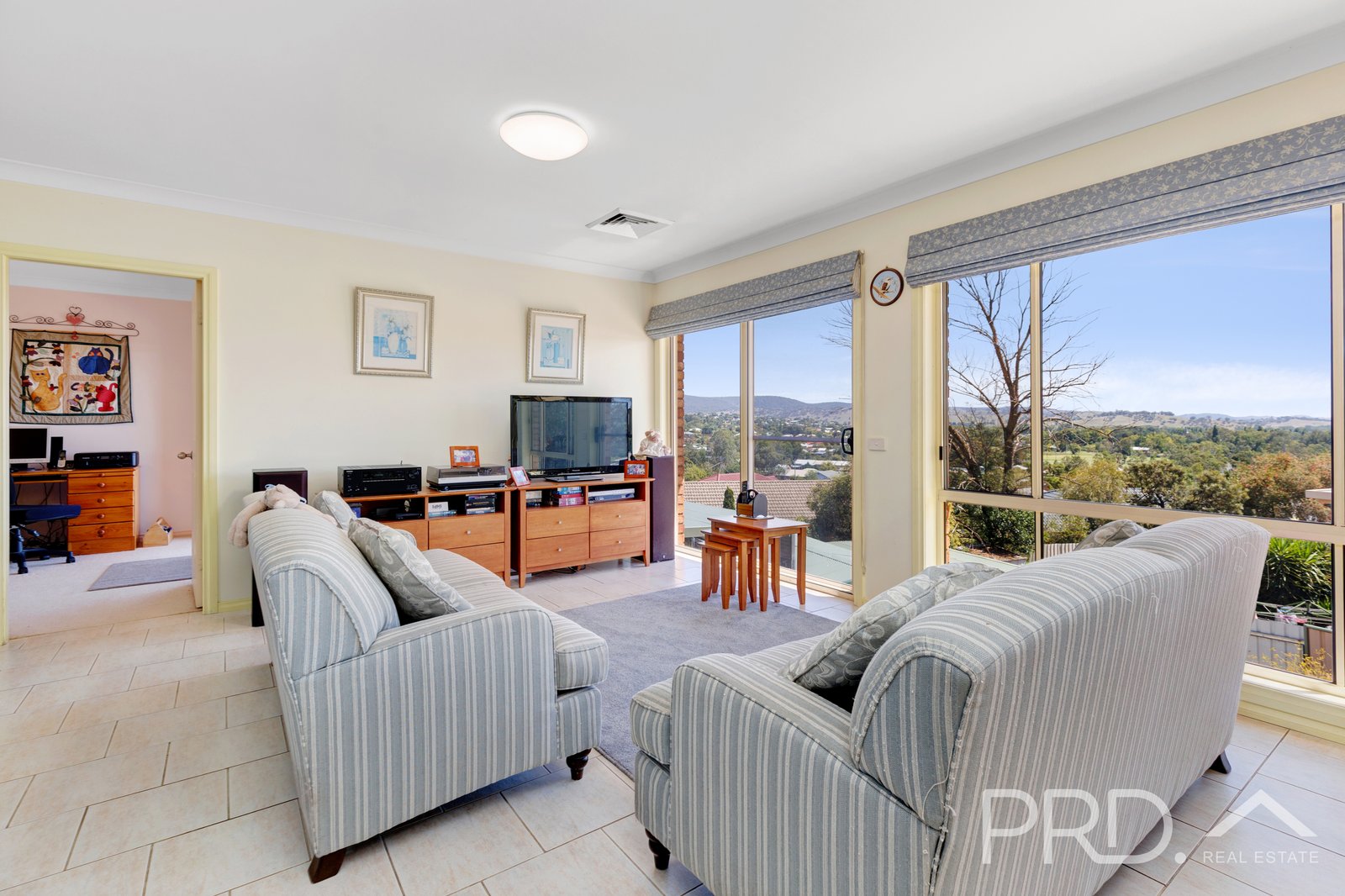 11 The Pavilion  TUMUT 3