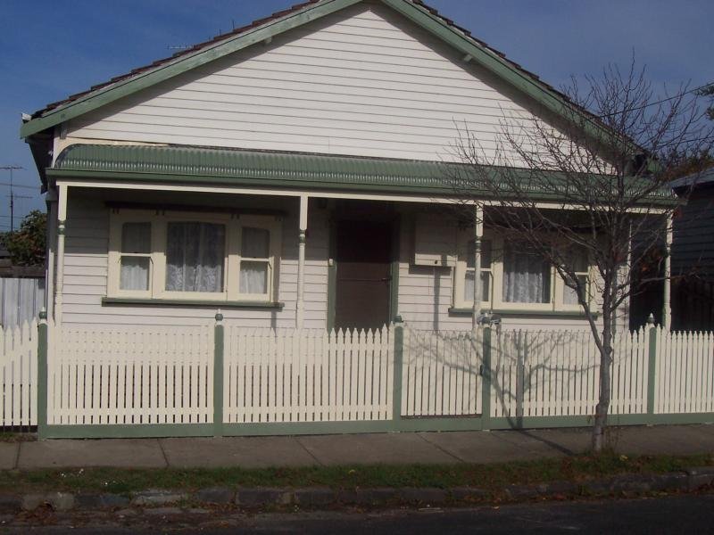 Photos: 11 Thomson Street