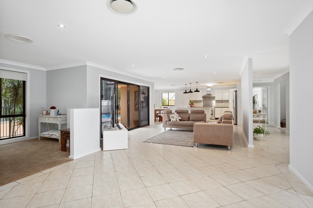11 Thornbill Grove THORNTON 3