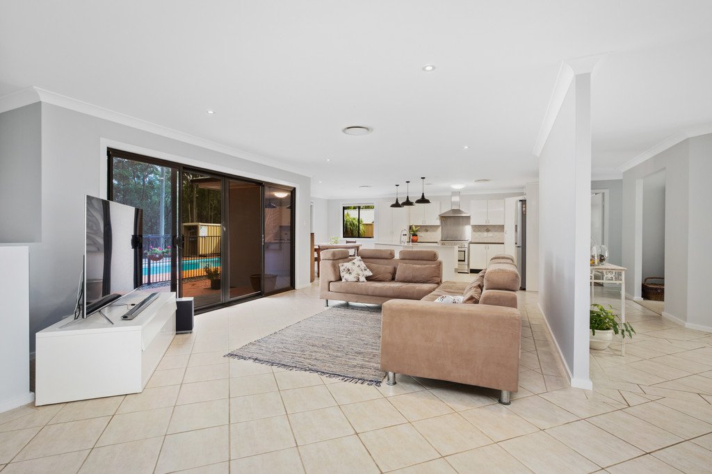 11 Thornbill Grove THORNTON 5