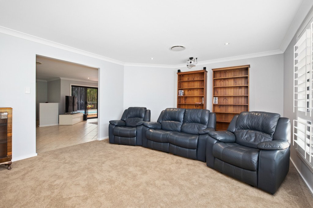 11 Thornbill Grove THORNTON 9