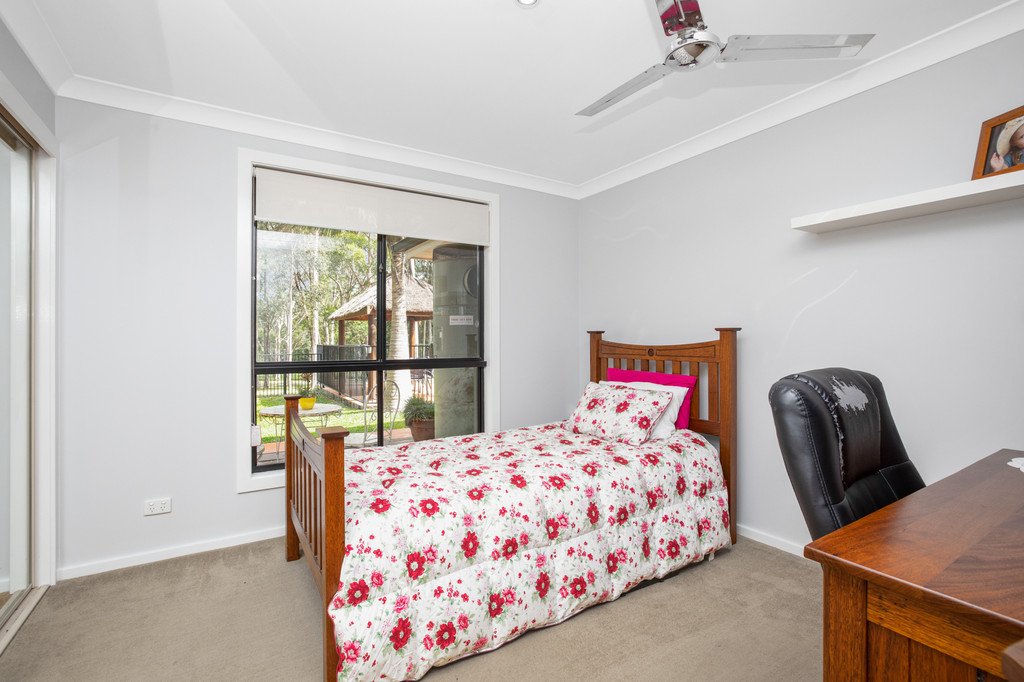 11 Thornbill Grove THORNTON 18