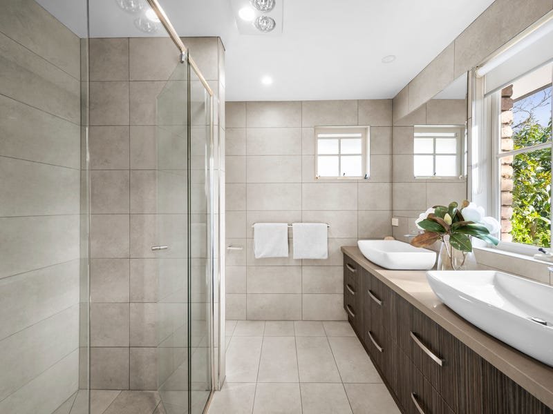 Real Estate and Property in 11 Thorncombe Walk, Doncaster East, VIC