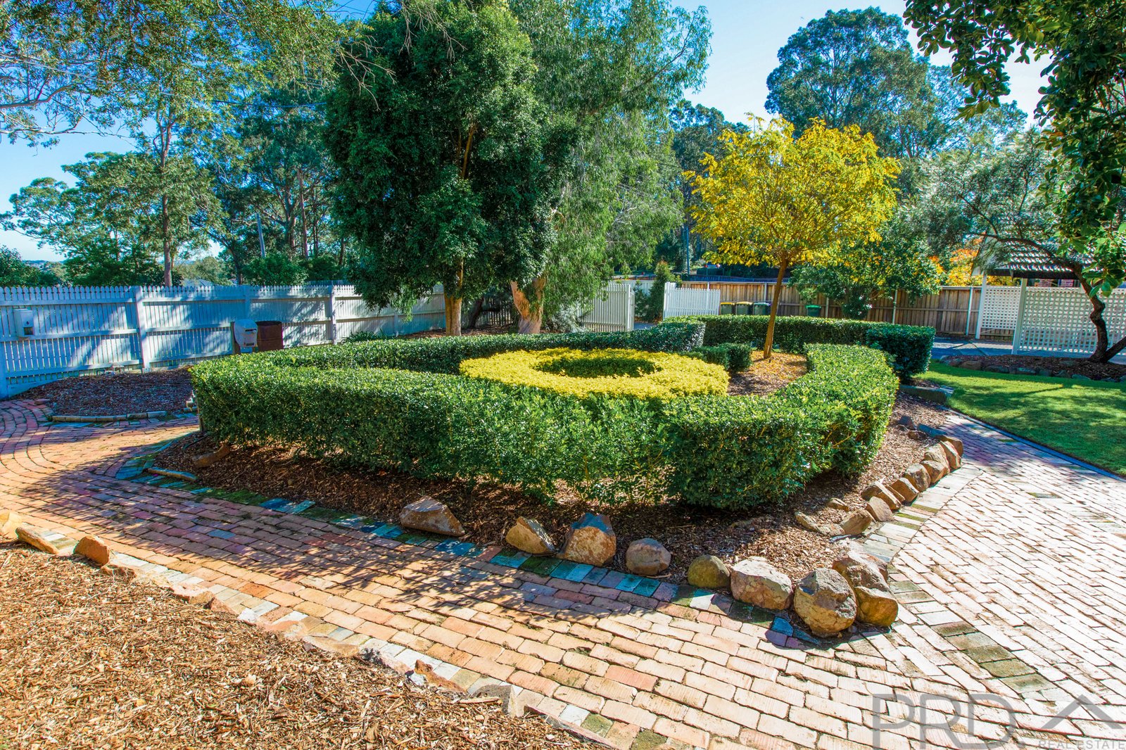 11 Tocal Road BOLWARRA HEIGHTS 2