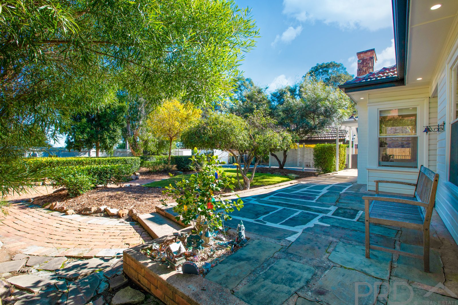 11 Tocal Road BOLWARRA HEIGHTS 4