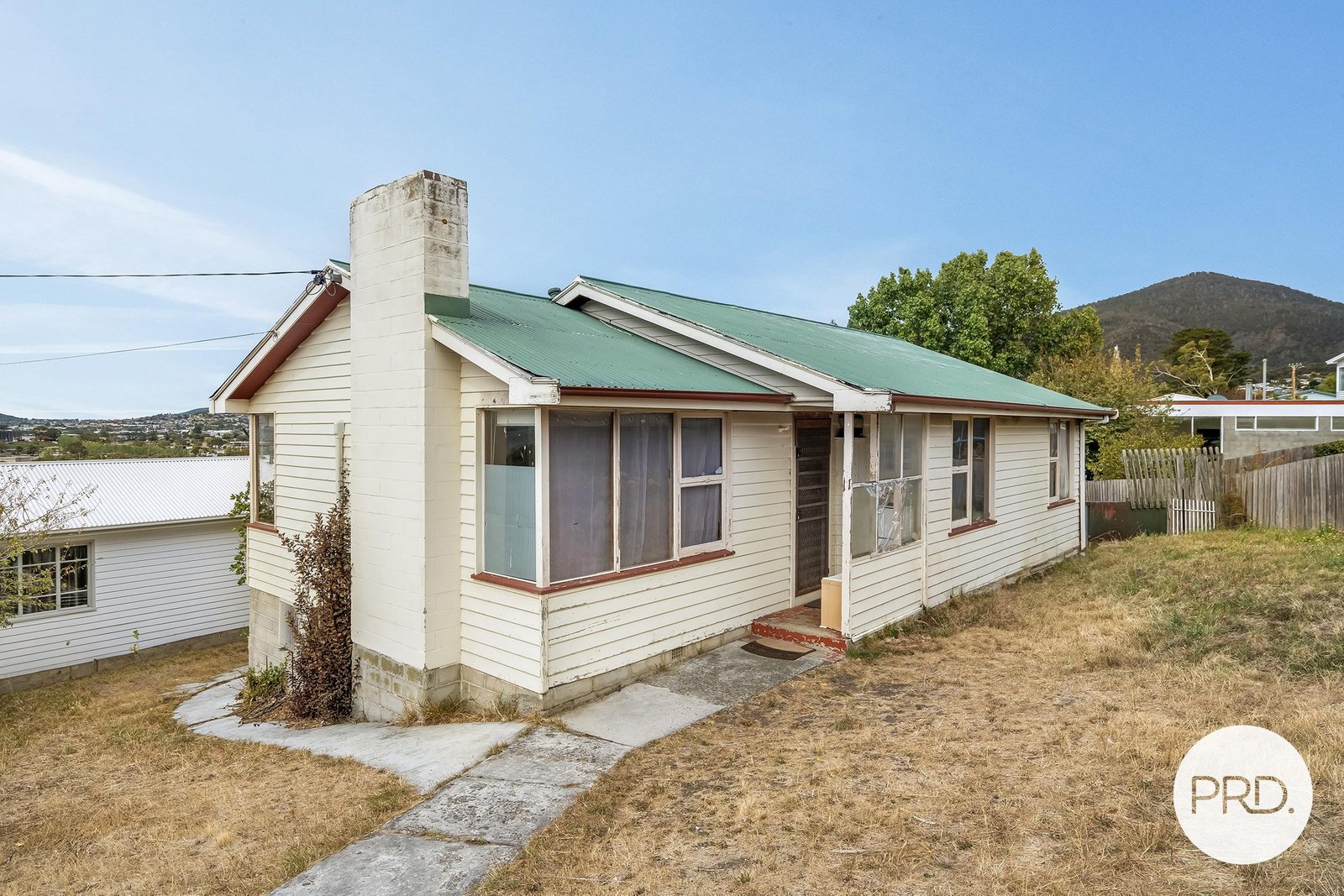 11 Tooma Avenue BERRIEDALE 3